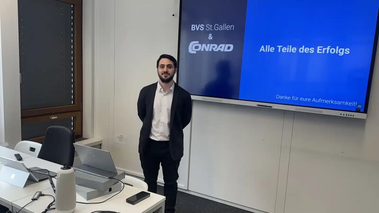 BVS - Hybrid studieren, in Zürich arbeiten: Abel Amatos Weg zum Diplom