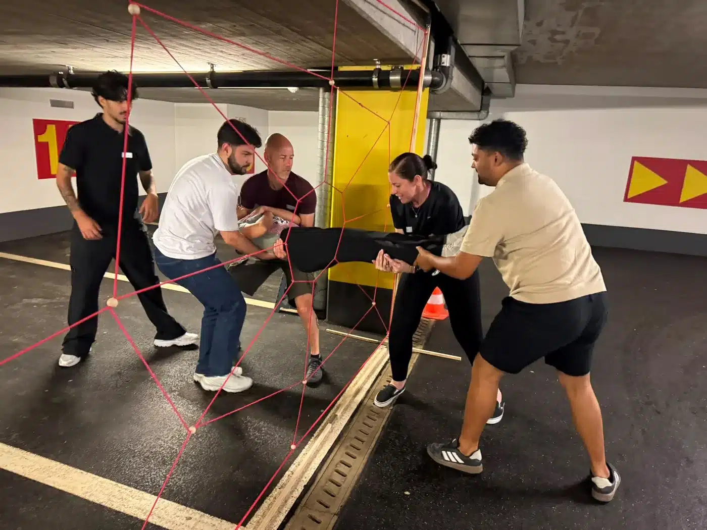 Teamwork beim Tauziehen an den Outdoor-Tagen 2026